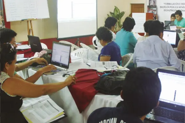 Guía de Capacitación a Facilitadores en la Metodología de Mcs en el Marco de Promoción de Lasalud